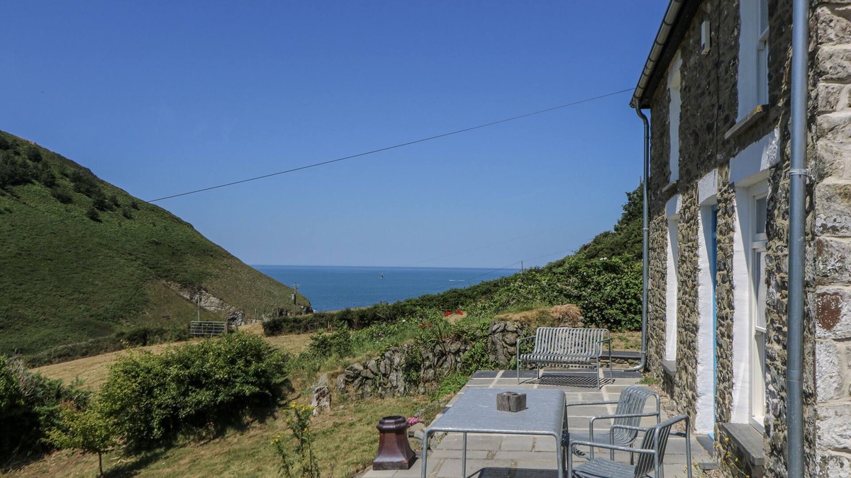 Llandyssiliogogo Cottage | Dolwylan Cottage