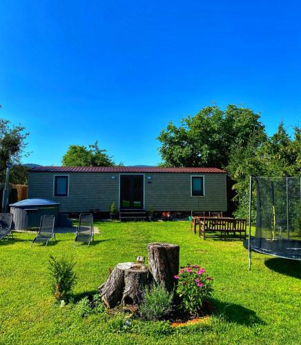 Krasnohorske Podhradie House | Domček pod orechom