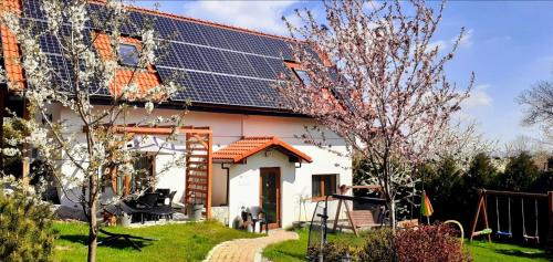 Srebrna Gora Bed & Breakfast | Dom Pod Różami Agroturystyka