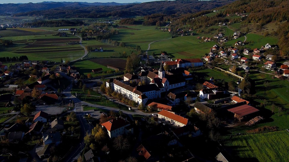 Ivancna Gorica House | Dom Vita - Modern guest house for large families and groups