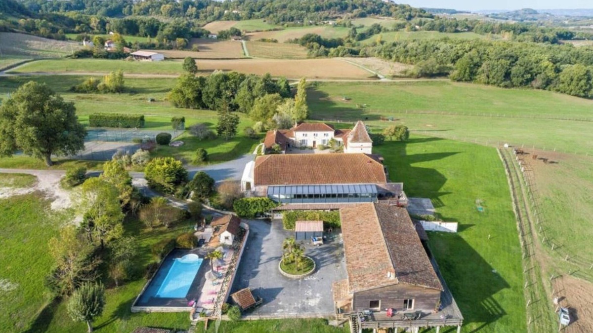 Sainte-Colombe-de-Villeneuve Cottage | Domaine de Villot - Gîte La Ferme