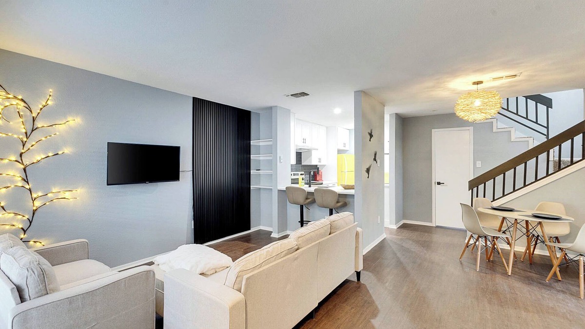 North Austin Civic Association House | Domain District Getaway Luxe & Poolside/12 min to Downtown
