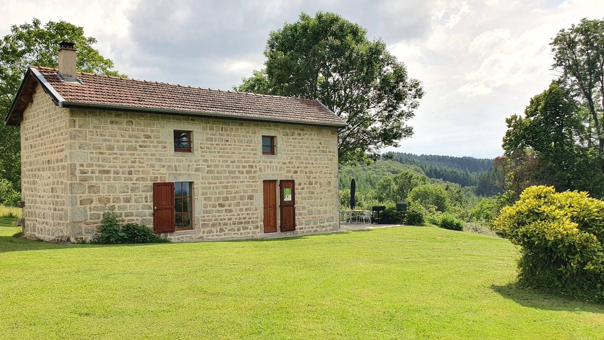 Saint-Victor-Montvianeix House | Domaine de Montvianeix