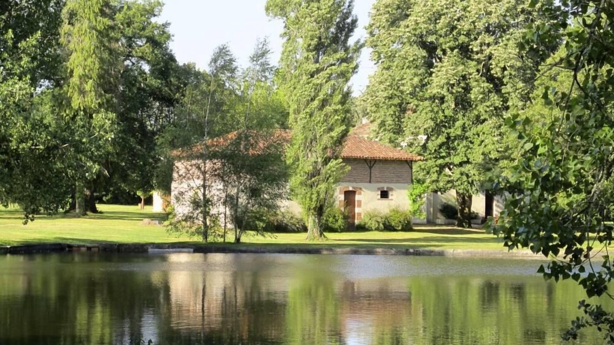 Uchacq House | Domaine Boua de bas 2 ha fenced in exclusive use, outbuildings, swimming pool