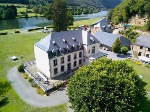 Vireux-Wallerand Villa | Domaine Chateau le Risdoux 20pers, unieke locatie