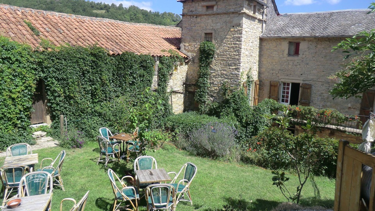 Saint-Jean-d'Alcapies Bed & Breakfast | Domaine d'alcapiès, bed and breakfast, SUD AVEYRON FRANCE