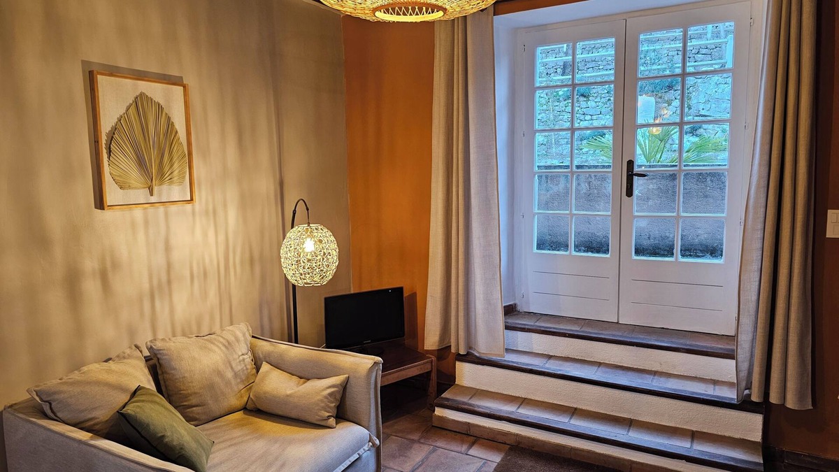 Sauve Apartment | Domaine de Bagard - Gîte la MAGNANERIE 54m² 4/7 pers Terrace