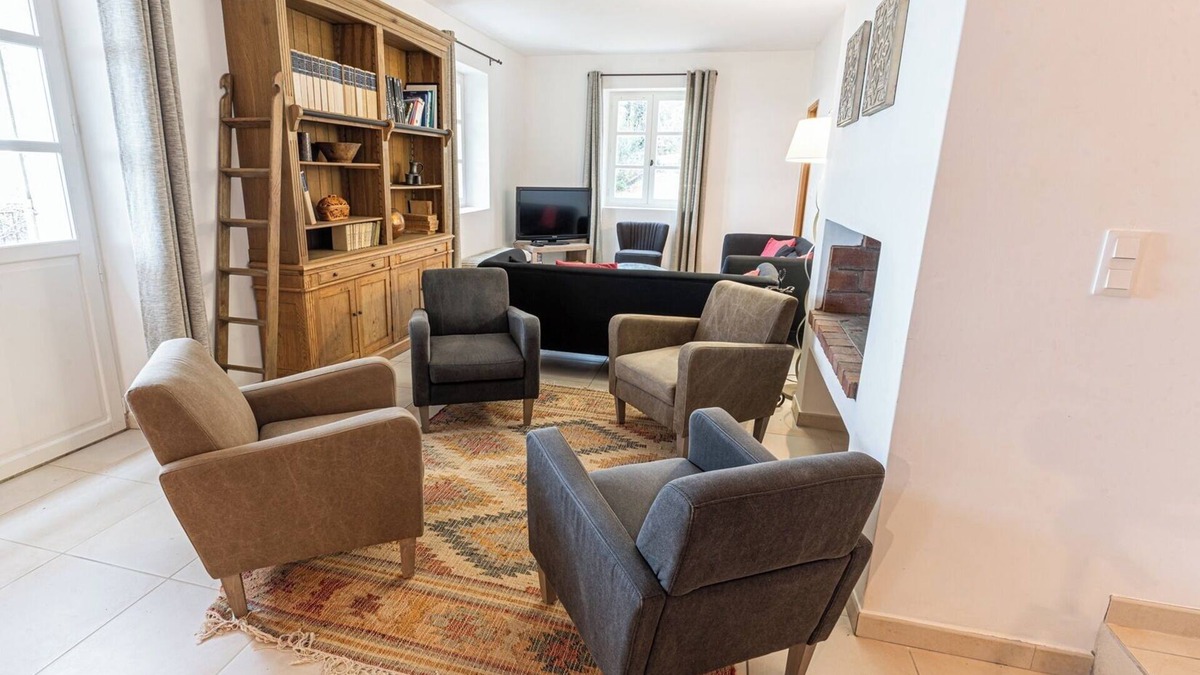 Issirac House | Domaine de Coulon, Maison Goudargues