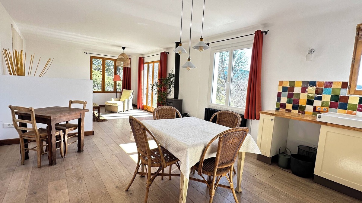 Saint-Jurs Bed & Breakfast | Domaine de La Blache-l'amandier