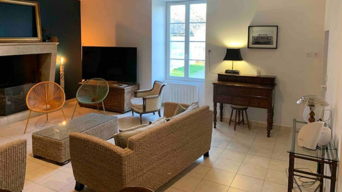 Rouvre House | Domaine de la Cour