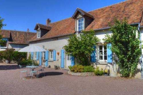Dame-Marie-les-Bois Bed & Breakfast | Domaine de la Picardière