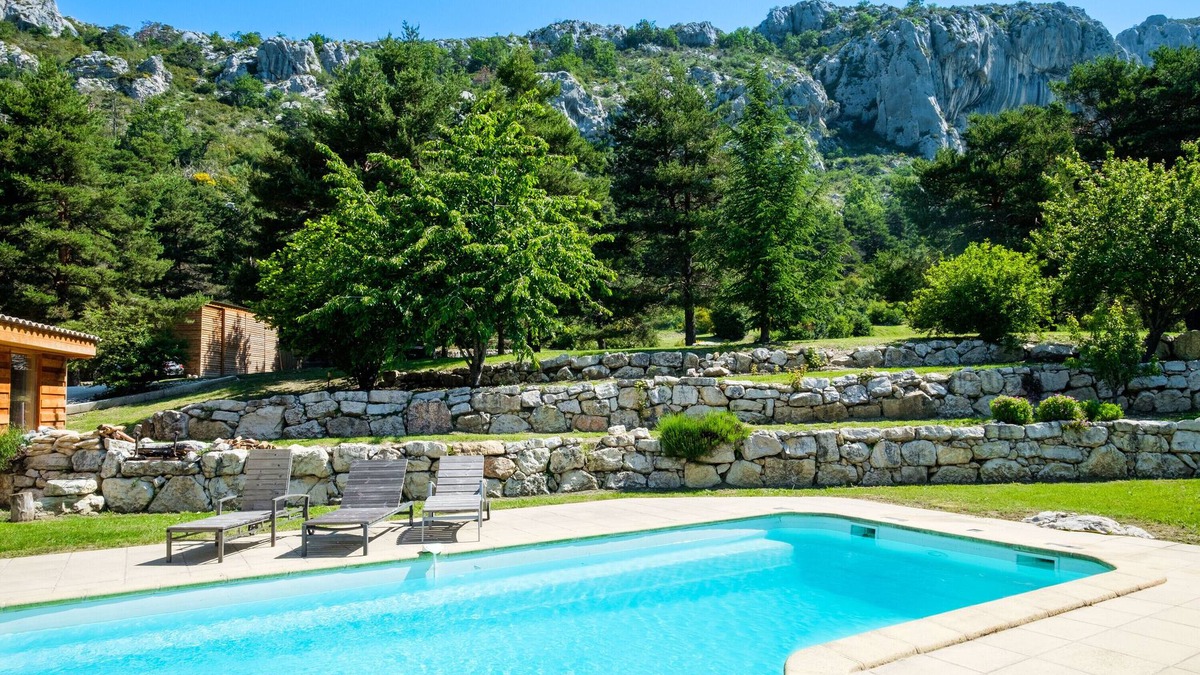 Caille House | Domaine de la plaine with Pool & Garden