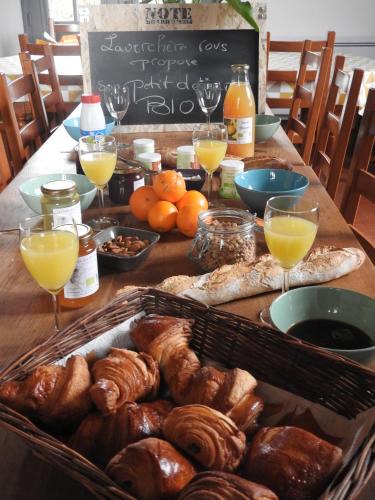 Pommiers Bed & Breakfast | Domaine de Laverchère