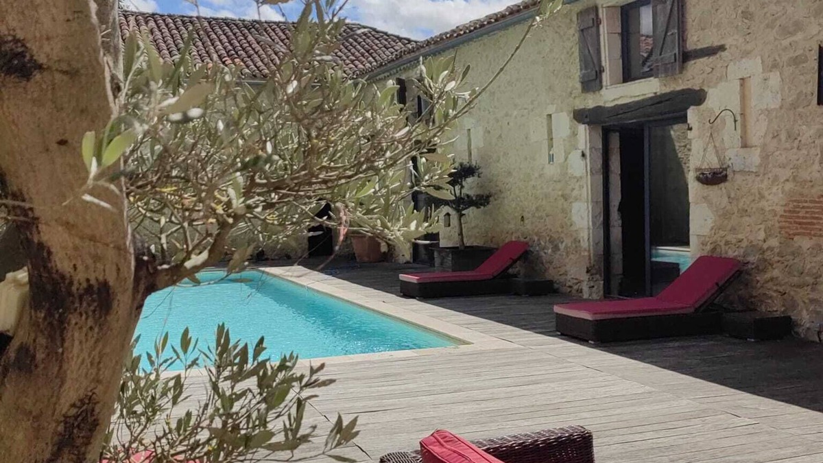 Vic-Fezensac Bed & Breakfast | Domaine de Pourrouquet - Chalet room