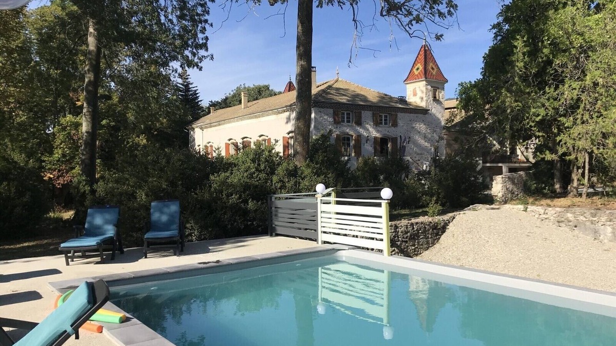 Ourches House | DOMAINE DES CHABRIERS: maison de maitre with swimming pool weekends -MARIAGE