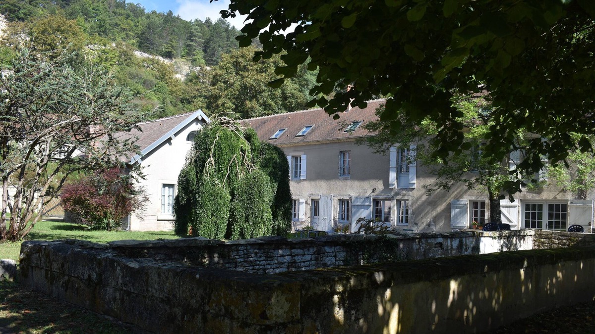 Ancy-le-Franc House | Domaine des Douves