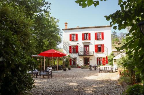 Saint-Germain-Lembron Bed & Breakfast | Domaine des Lilas