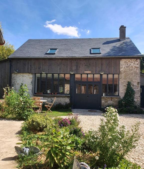 Droue-sur-Drouette House | Domaine des Pousses, gîte au coeur d'un village de campagne