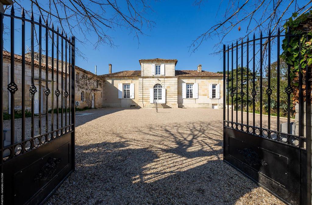 Ambares-et-Lagrave House | Domaine du chauvet