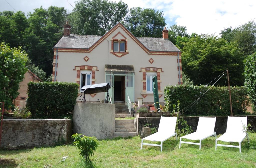Issy-l'Eveque House | Domaine du pavillon Gîte 15 personnes