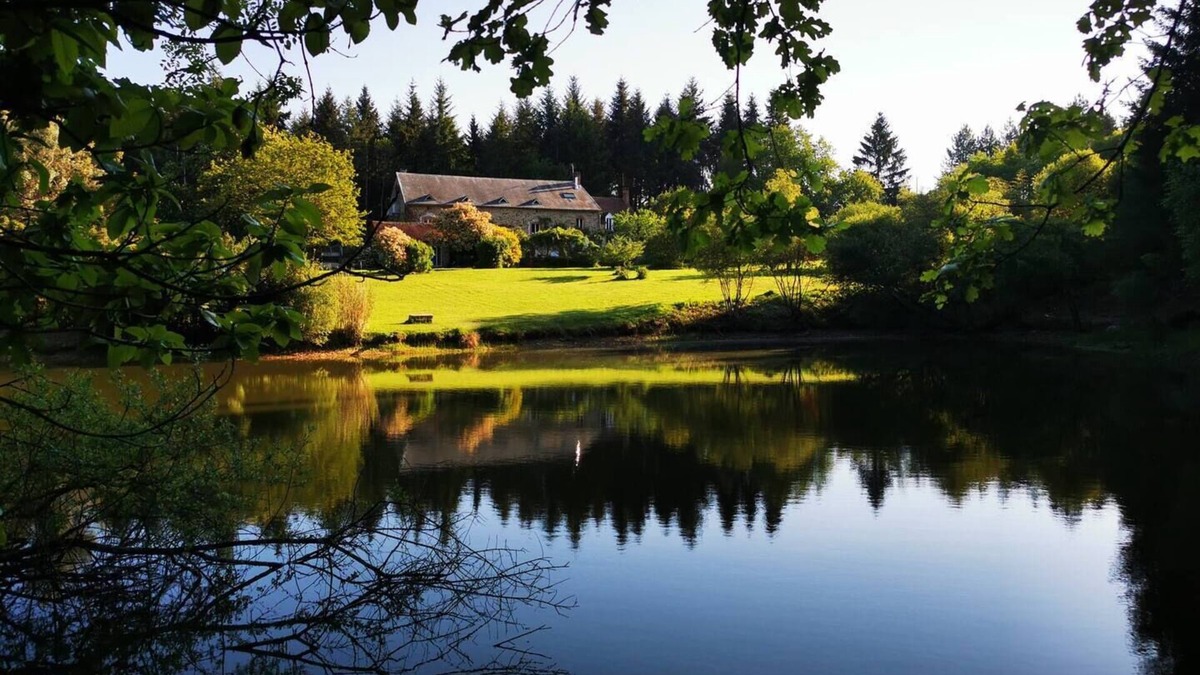 Bussiere-Saint-Georges Bed & Breakfast | Domaine des Capucins Room 2