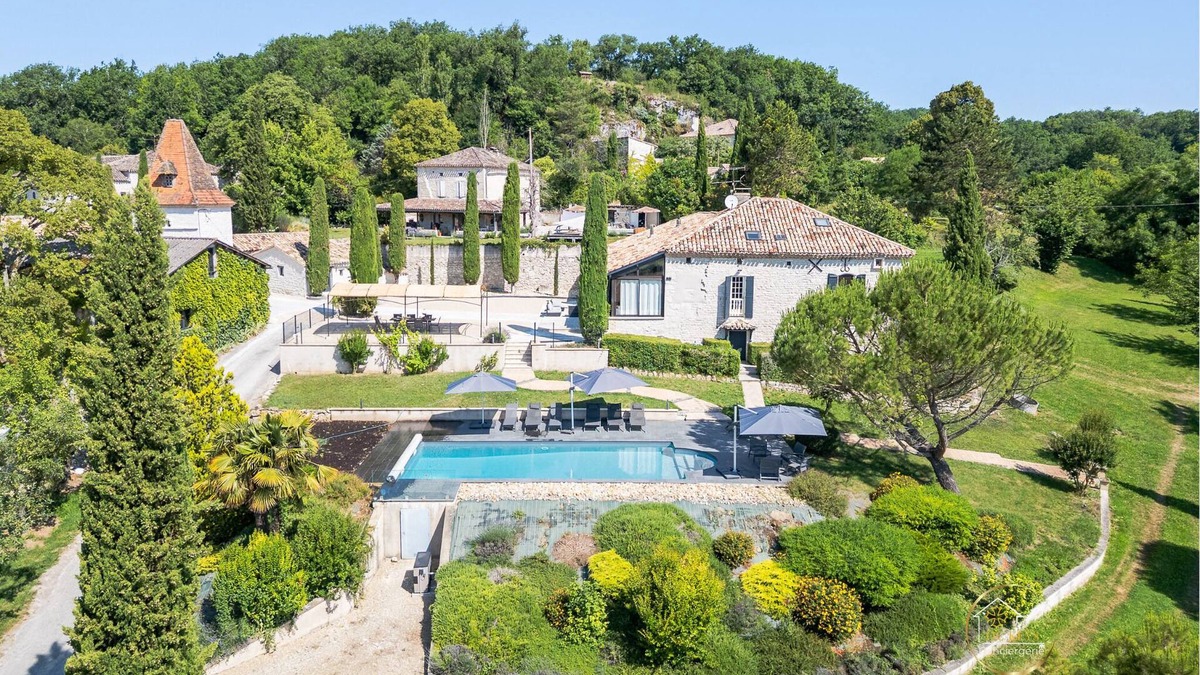 Valprionde Villa | Domaine de la roque! Private swimming pool, Table tennis, BBQ, Fitness room