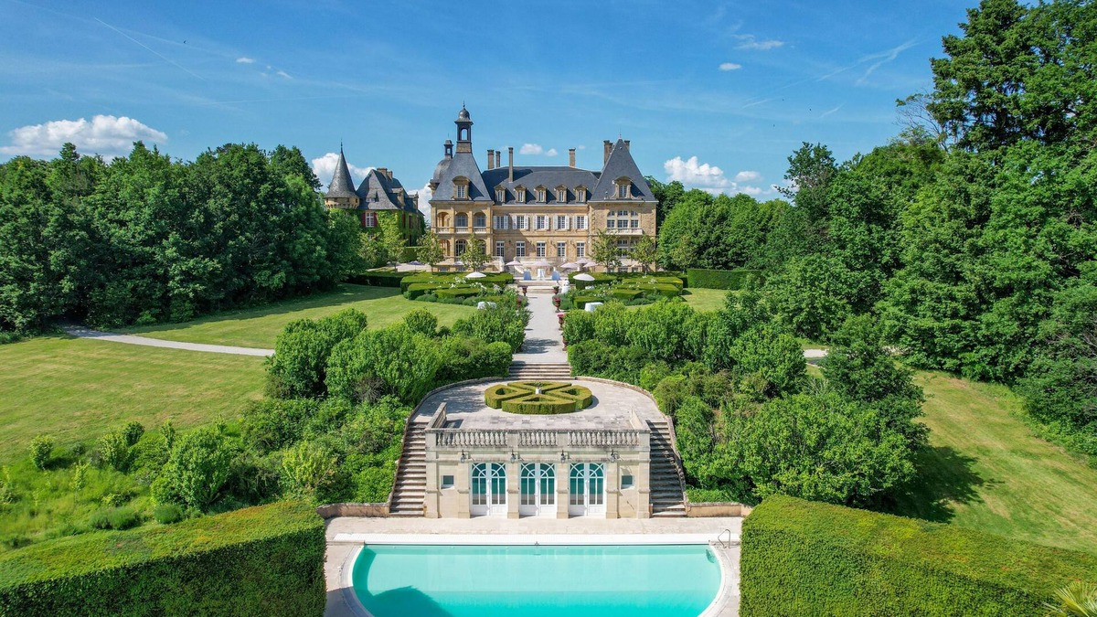 Saint-Medard-d'Excideuil RV Rental | Domaine d'Essendiéras