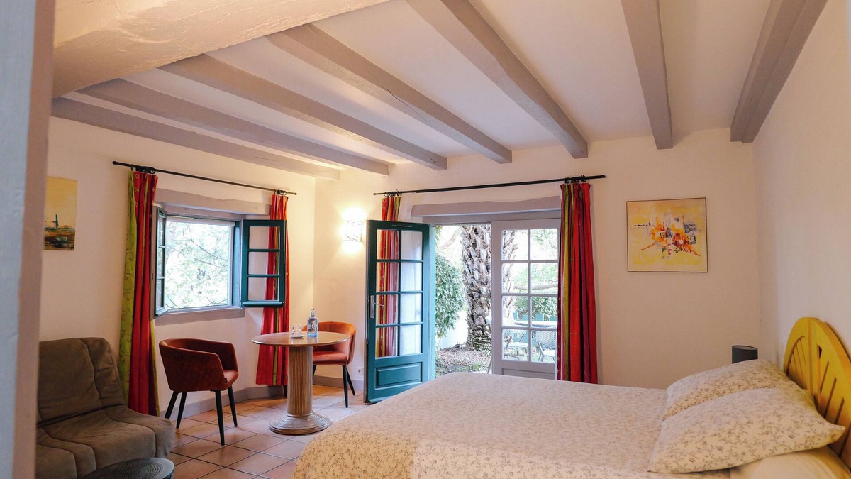 Urcuray House | Domaine Xixtaberri: a paradise in the Basque hills.