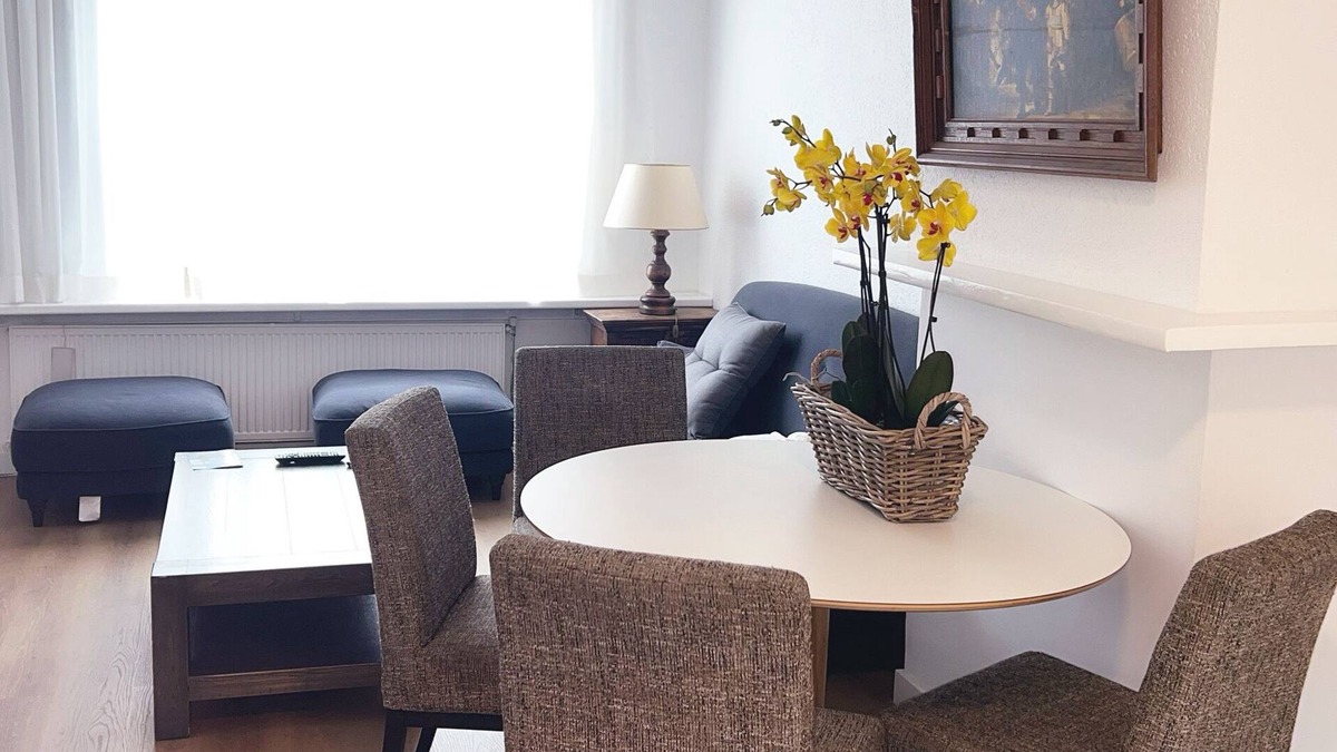 Binnenstad Apartment | DomCity Apt Near Amsterdam. Bikes Included! One mile to City Center!