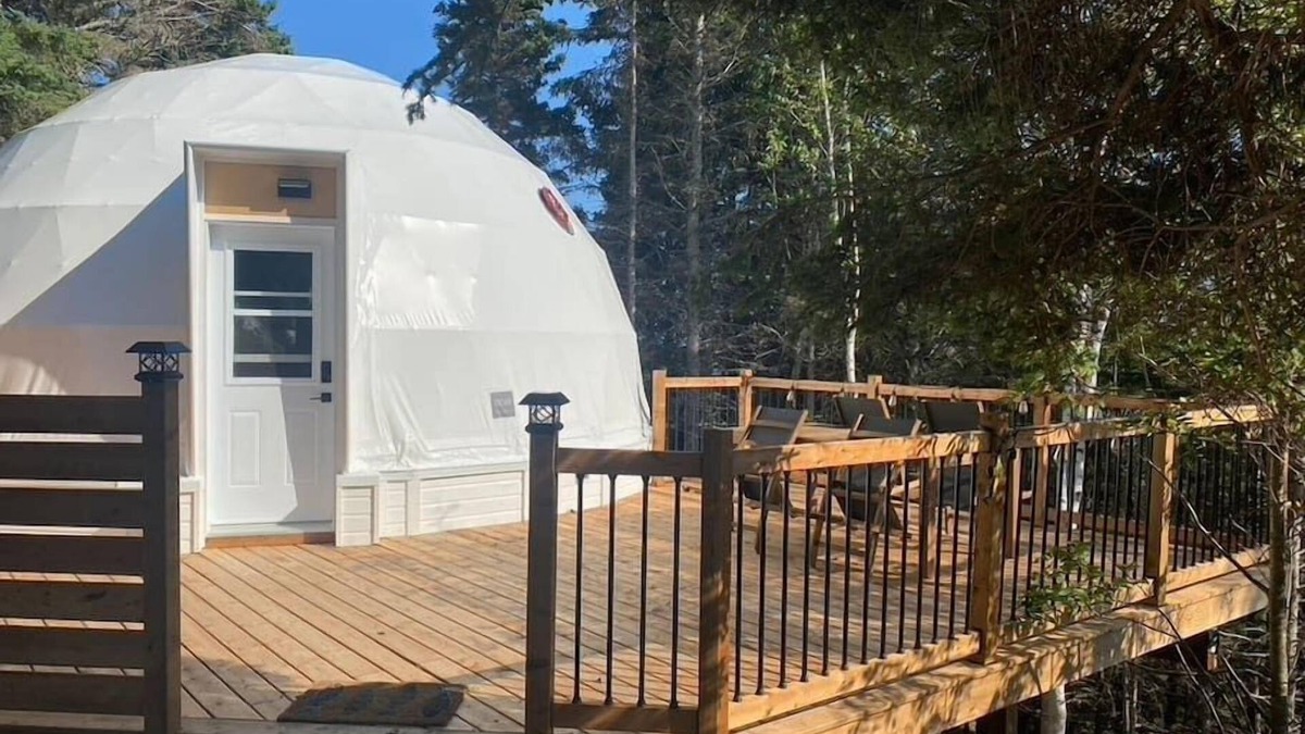 Perce Ski Chalet | Dome #6 ocean view at Domaine Renard