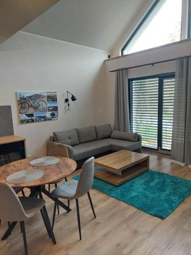 gmina Dobra House | Domek przy drodze