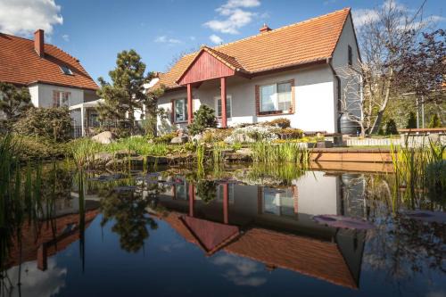 Chelmno Apartment | Domek w ogrodzie