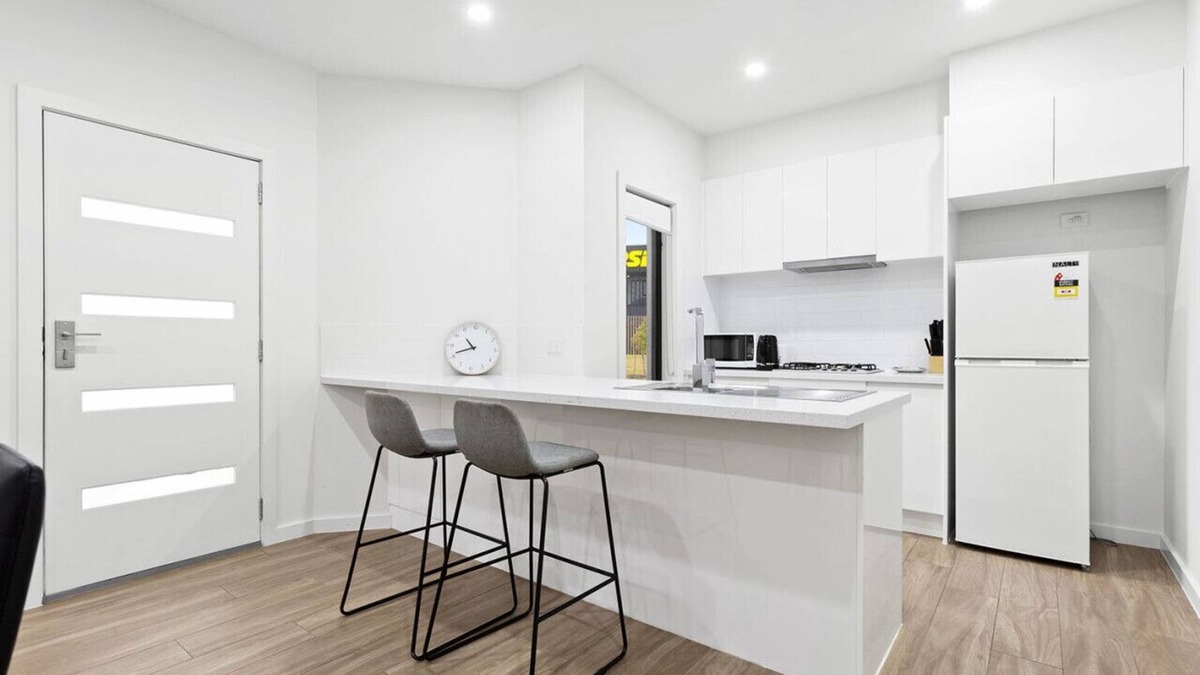 Bentleigh House | Domi Rentals - The Hampton Homes