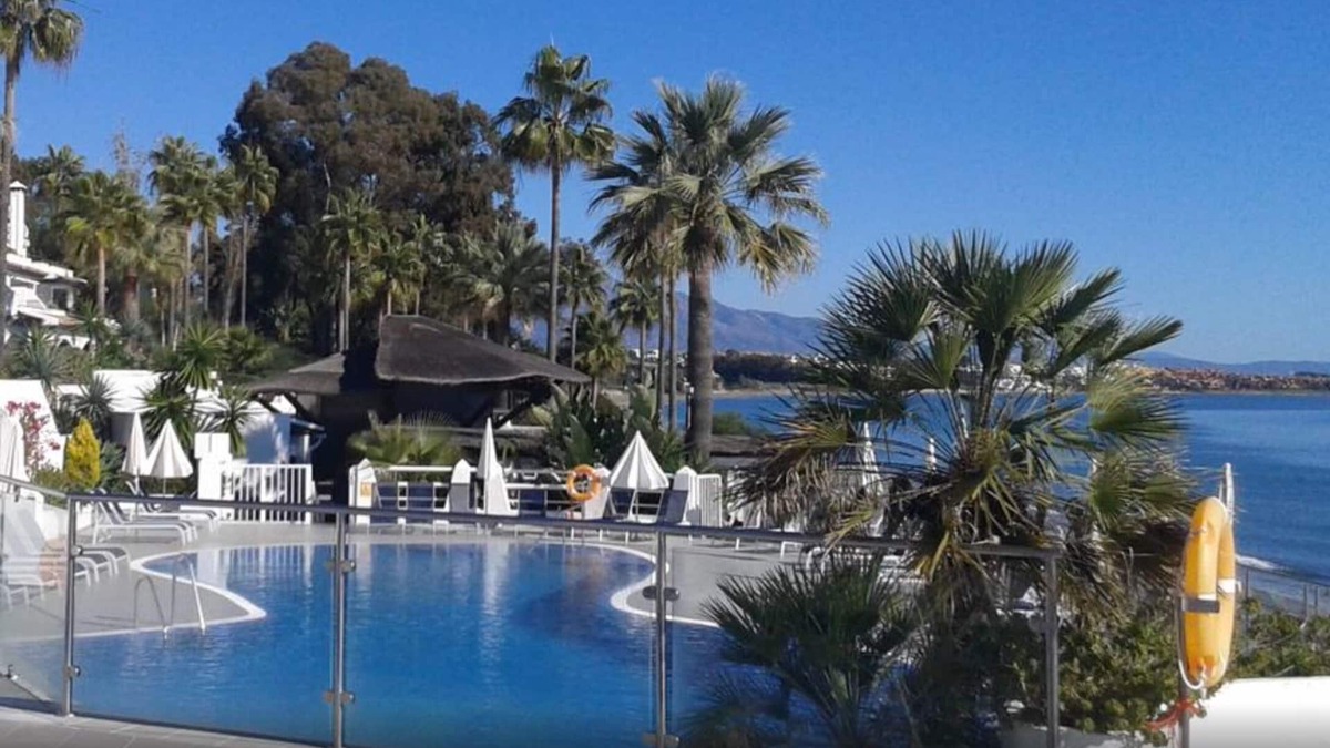 New Golden Mile Apartment | Dominion Beach Ground floor app. with garden 6 people directly by the sea and swimming pool