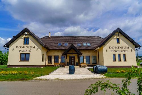 Gyongyos Bed & Breakfast | Dominium Pincészet és Panzió