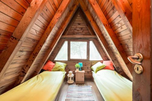 Steszew Resort | Domki jak PRLu w Camp LIPNO