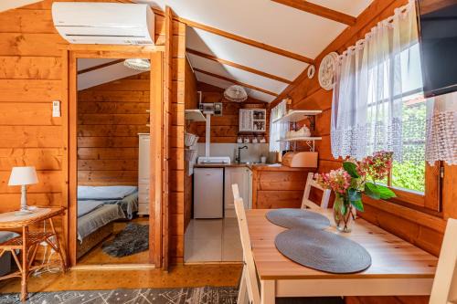 Dabki Cabin | Domki Letniskowe Wiktoria