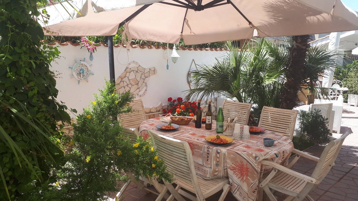 Isola Sacra Apartment | Domus Claudio Garden