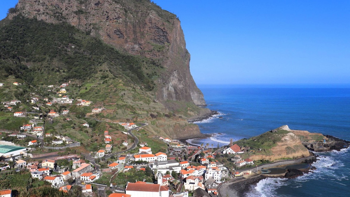 Porto da Cruz House | Domus Dino