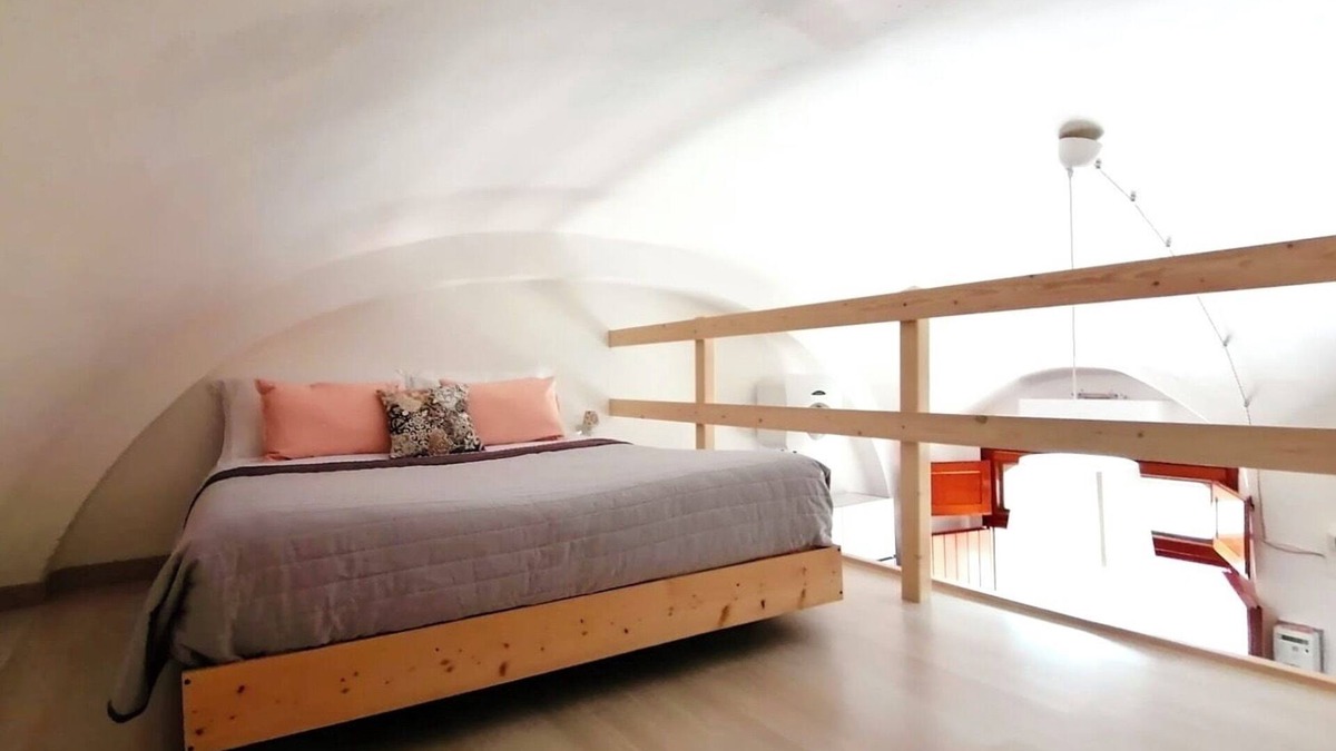 Salandra Apartment | [Domus Helianthus]Cozy Loft, Wifi,Parking