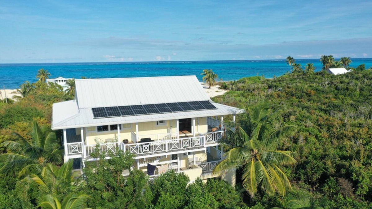 Man O War Cay House | Don't worry. BEACH HAPPY! Man-O-War Cay. Your best-ever family beach vacation.