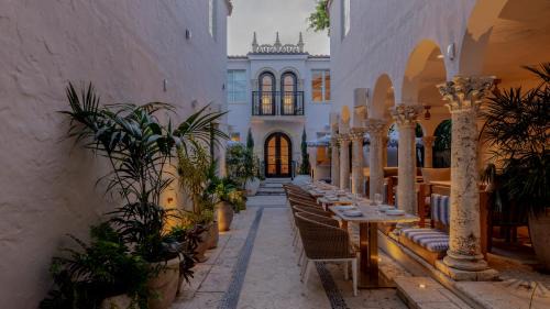 South Beach Hotel | Donatella Boutique Hotel