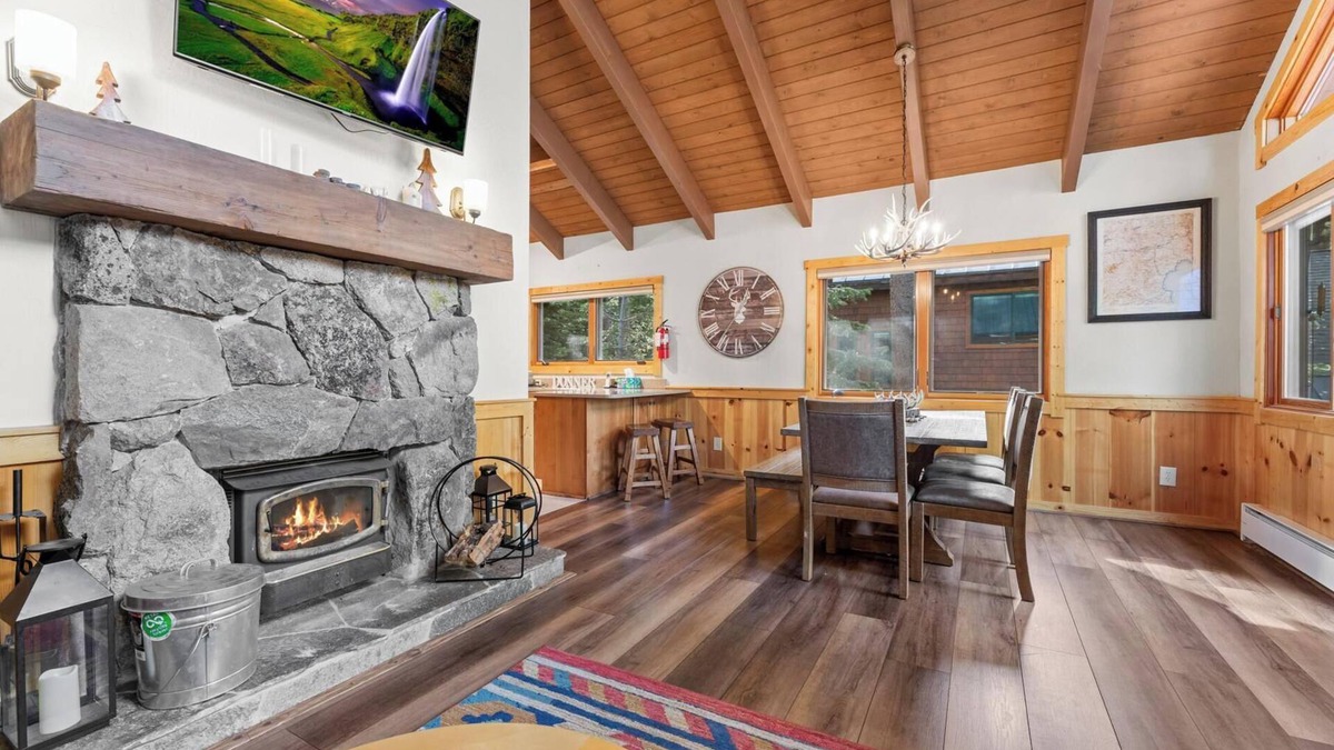 Donner Lake Woods Cabin | Donner Haven Retreat Peaceful Stay Near the Lake