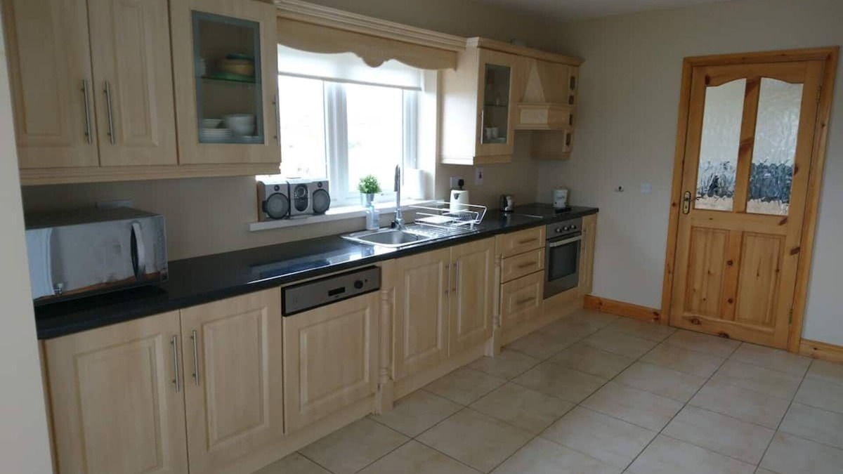Lettermacaward House | Dooey Beach, Wild Atlantic Way