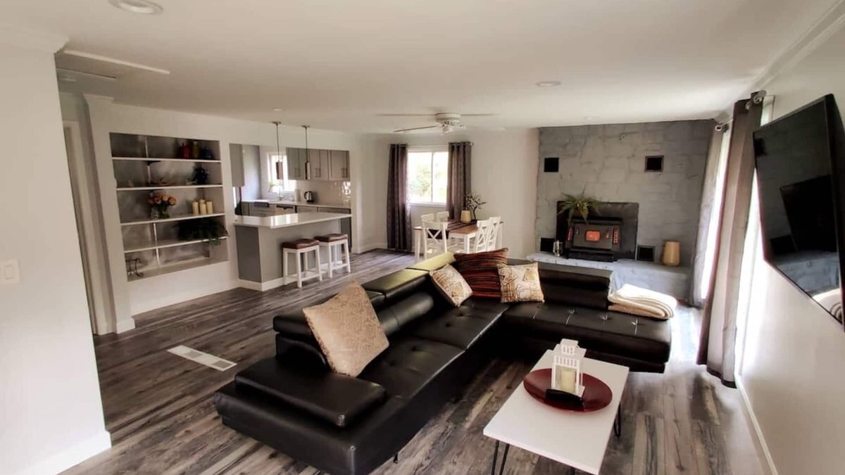 Sturgeon Bay House | Door County Cottage, near Haines Beach!