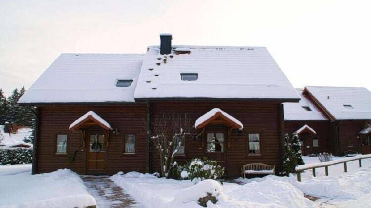 Rotacker House | Doppelhaushälfte in Hasselfelde