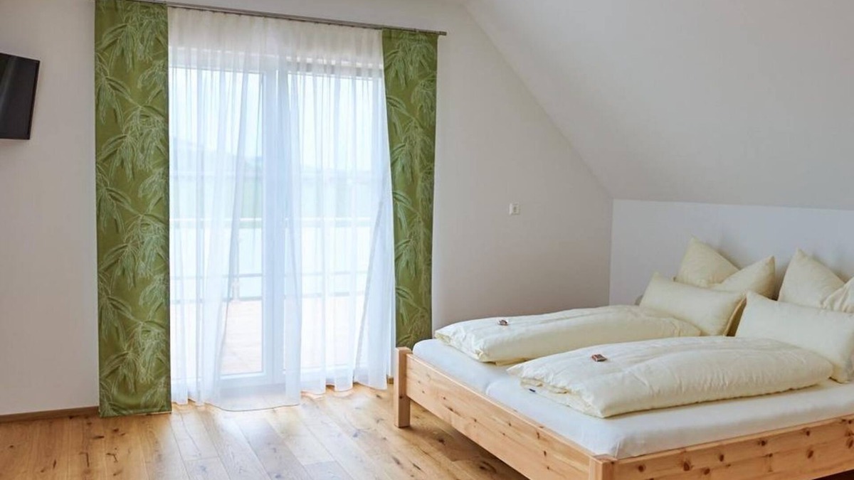 Tieschen Apartment | Doppelzimmer Zirbe mit Terrasse - Gästehaus Lipp'n Sepp St. Anna am Aigen