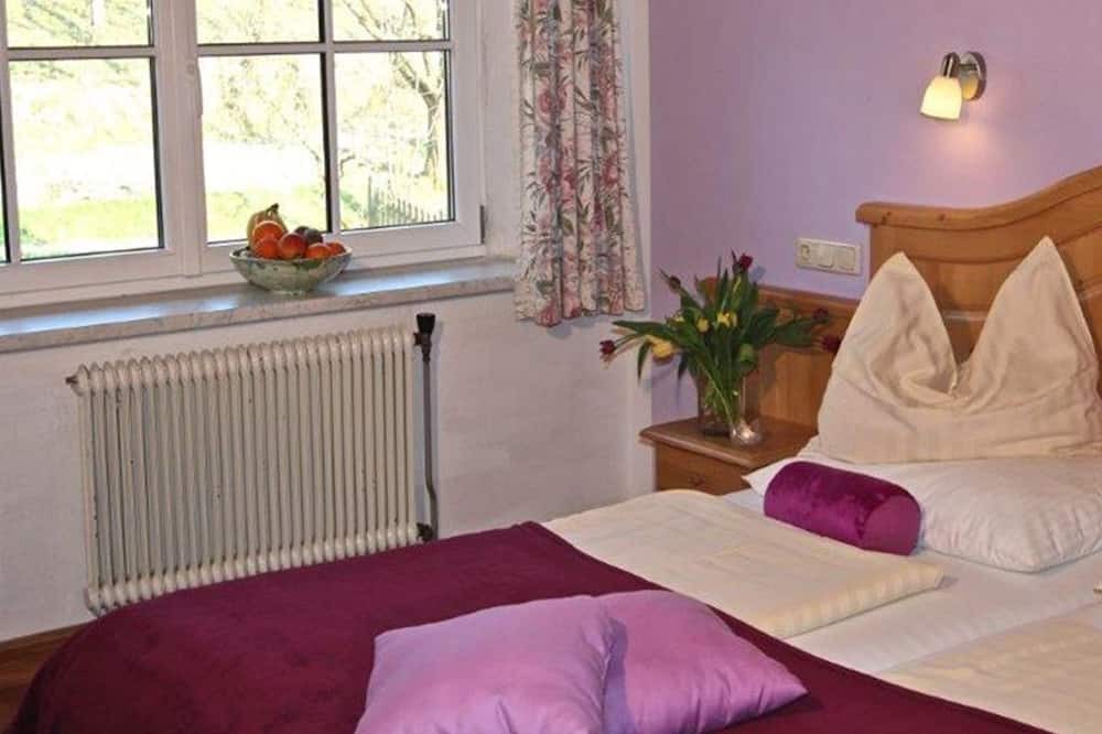 Tiefgraben Apartment | Doppelzimmer 23 - Biobauernhof Kasleitner