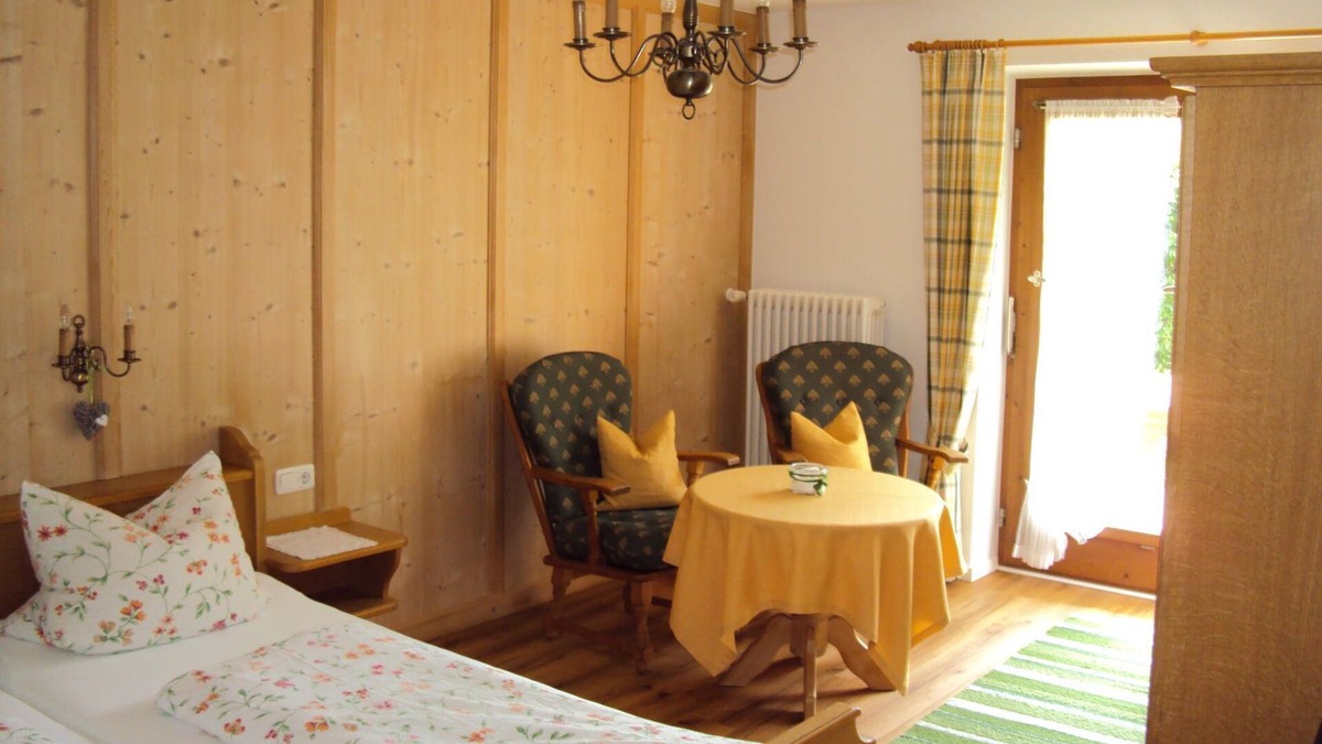 Egern Apartment | Doppelzimmer 25 qm Süd Parterre - Gästehaus Fischer