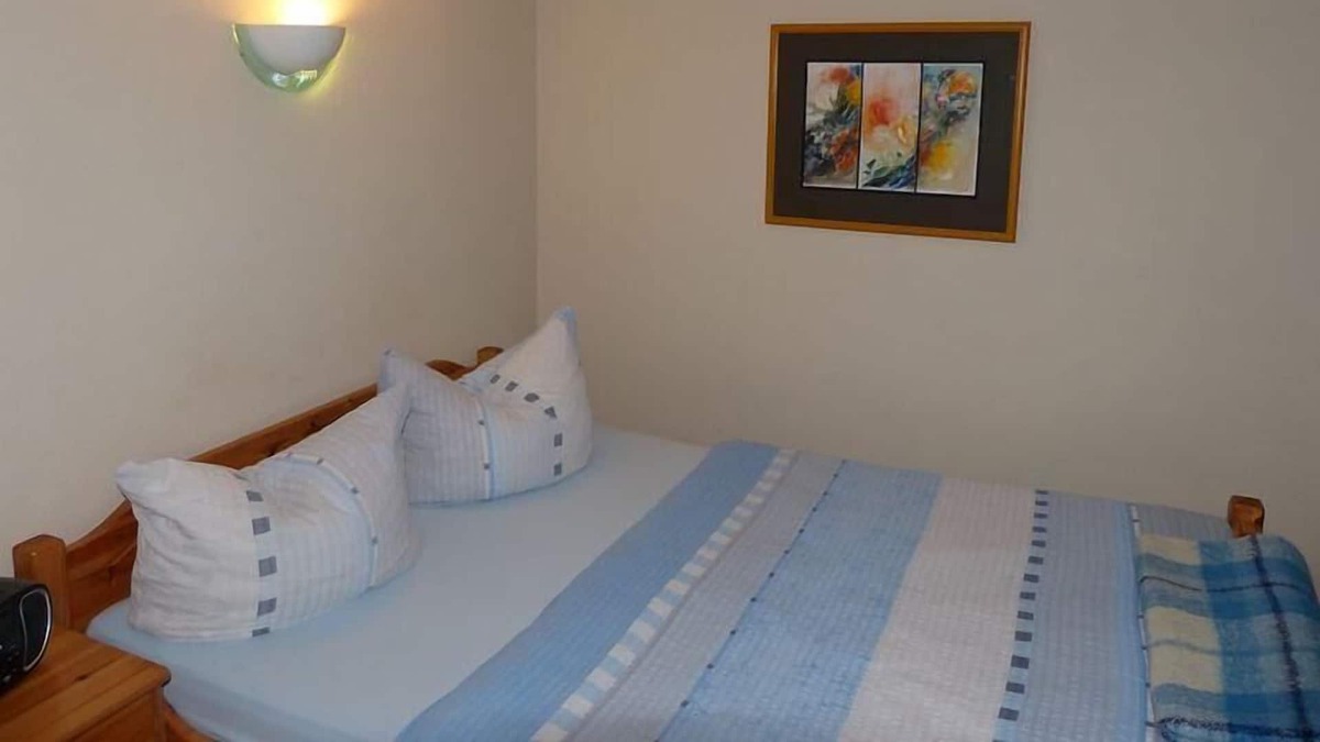 Stern Apartment | Doppelzimmer 25 qm, Souterrain, Du/wc